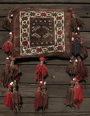 Baluch chanteh with tassels - opens jpg in same window