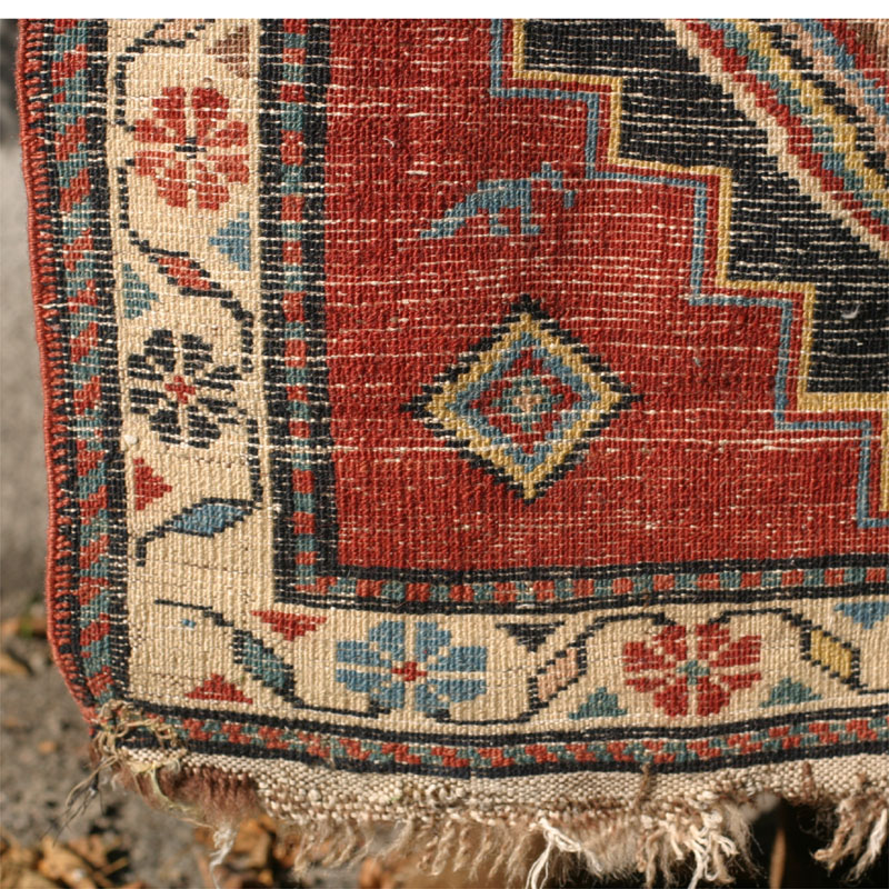Diamond luri - back side showing weave