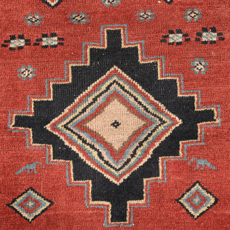 Diamond luri - lower medallion
