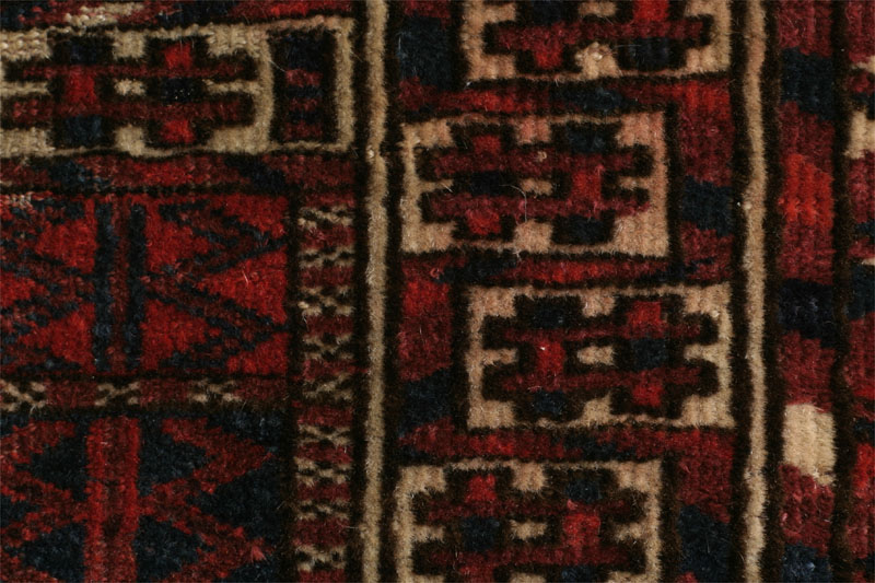 Tekke Turkmen ensi, Turkmenistan end 19th century: colour bleeding