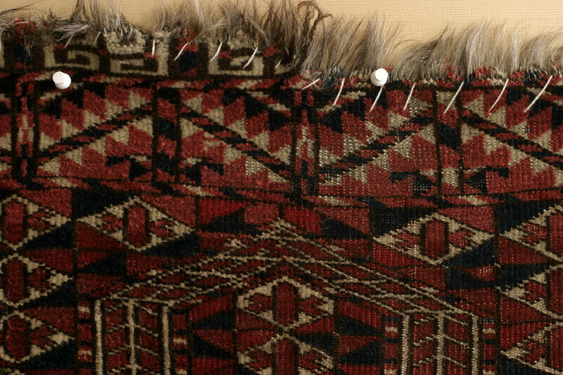 Tekke Turkmen ensi, Turkmenistan end 19th century: loss at top end detail