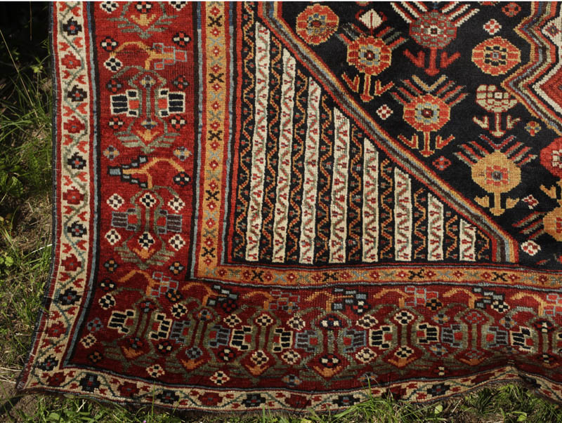 Khamseh rug - bottom left corner