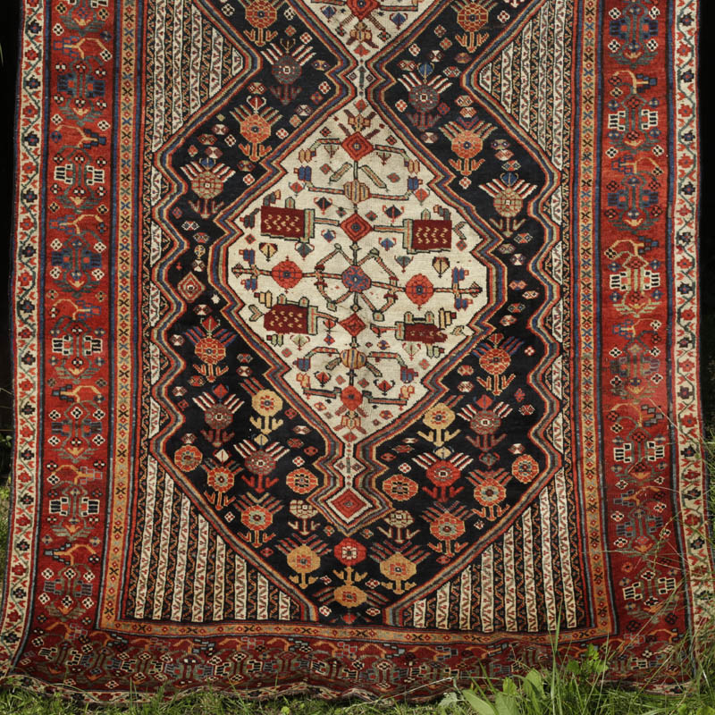 Khamseh rug - bottom half
