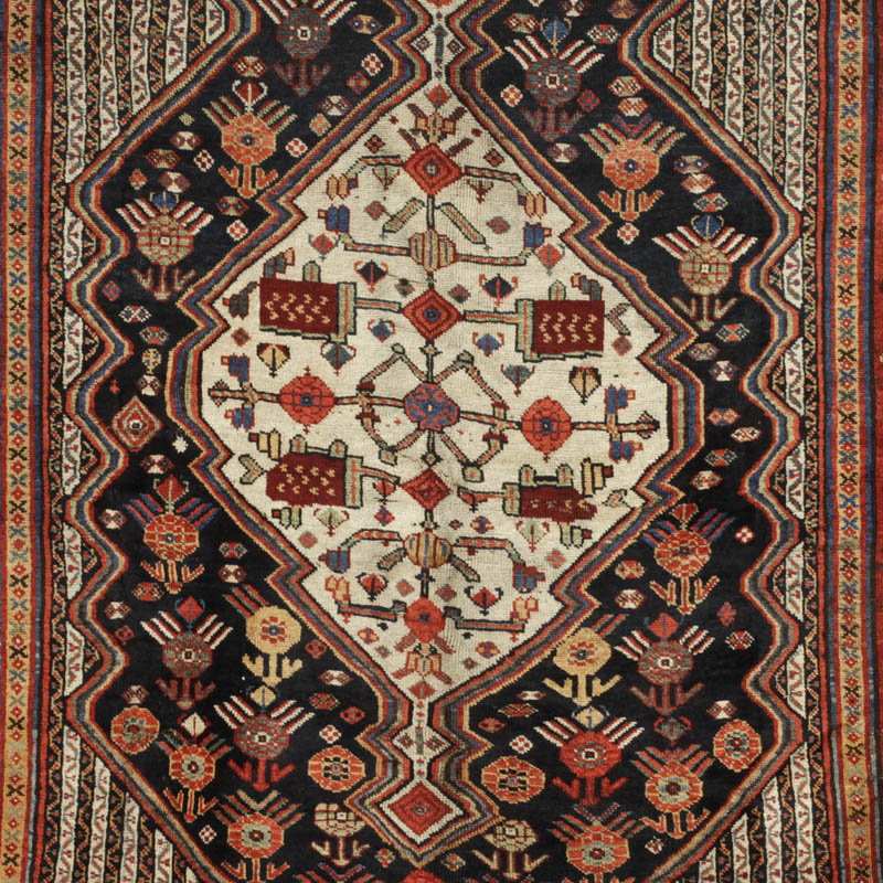 Khamseh rug - bottom medallion