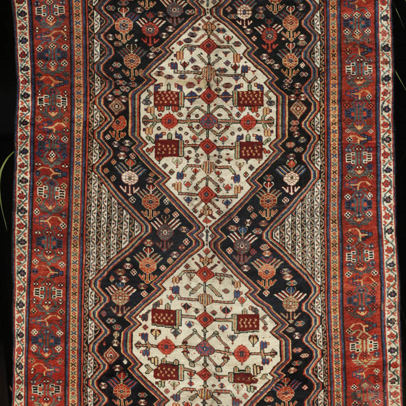 Khamseh rug - central field
