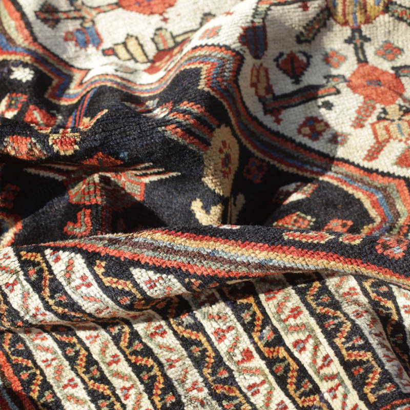 Khamseh rug - heap