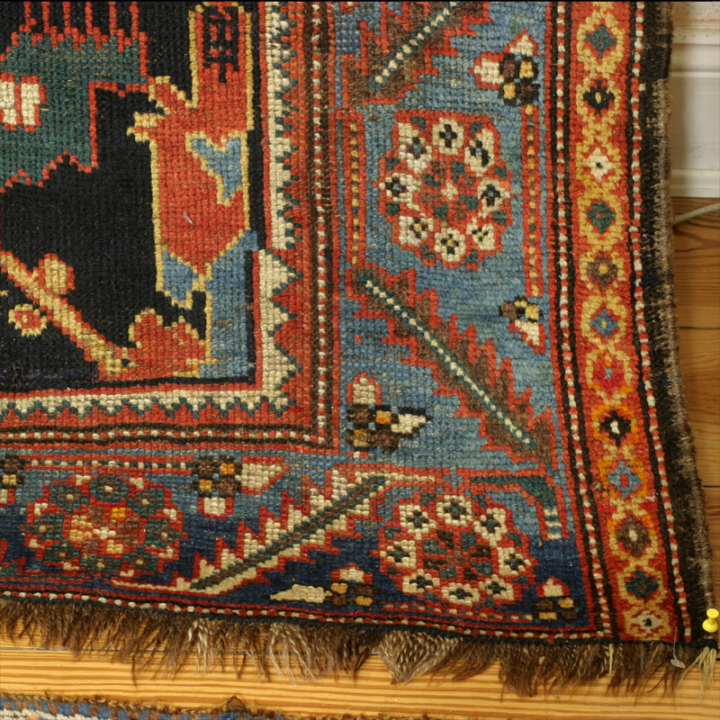 Palmette Bakhtiari - corner - missing outer secondary border