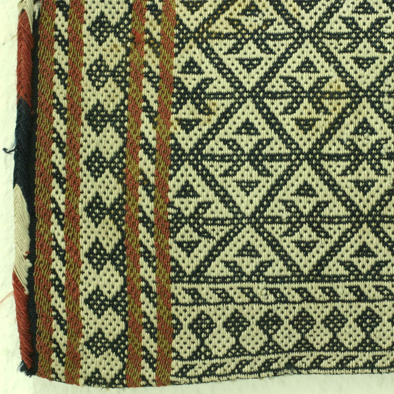 Qashqa'i warp-faced bag - corner with stripes and sides wrapping