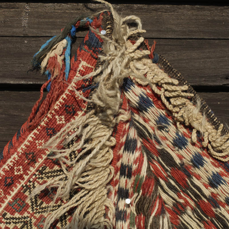 Qashqa'i bag - inside view showing the floating wefts